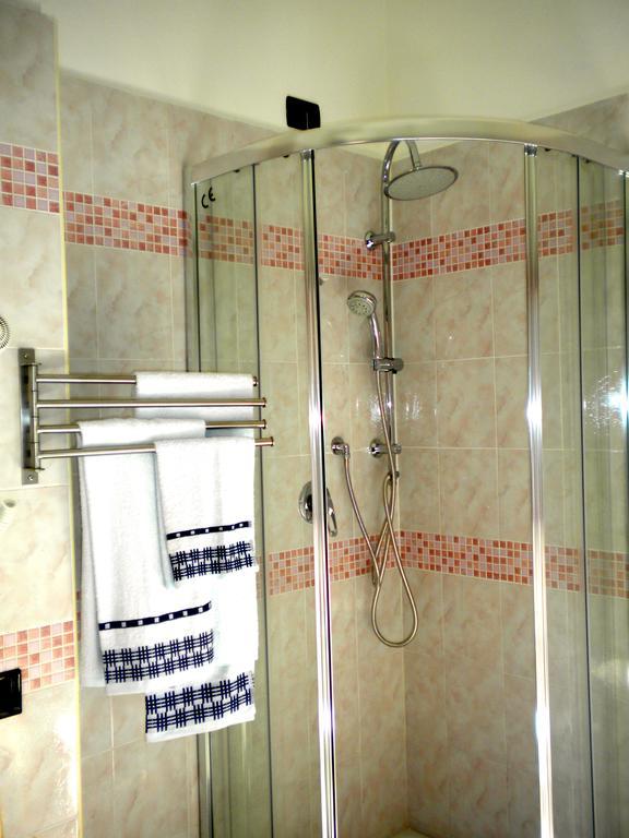 Top Suit Uno - Guest House Brugherio Exterior foto