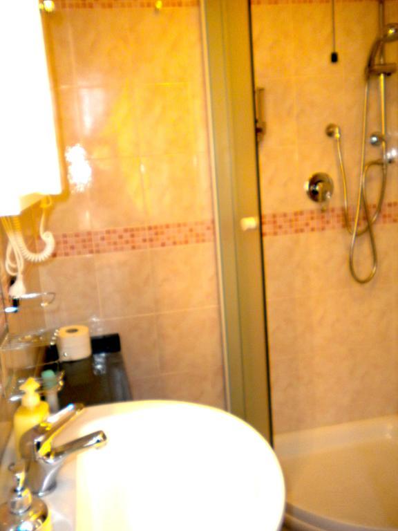 Top Suit Uno - Guest House Brugherio Exterior foto