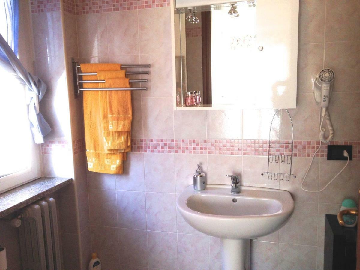 Top Suit Uno - Guest House Brugherio Quarto foto